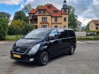 Gebraucht Hyundai H-1 170 PS (125 kW) 2015 Schwarz Van / Kleinbus