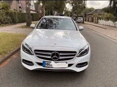 Gebraucht Mercedes C180 156 PS (114 kW) 2014 Weiß Limousine