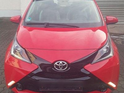 Gebraucht Toyota Aygo X-play 69 PS (50 kW) 2015 Rot Kleinwagen