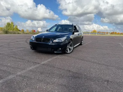 Gebraucht BMW 550 M Sport 367 PS (269 kW) 2007 Schwarz Kombi