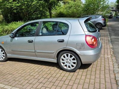 Nissan Almera