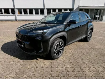 Neu Toyota Yaris Cross 131 PS (96 kW) 2025 Schwarz SUV