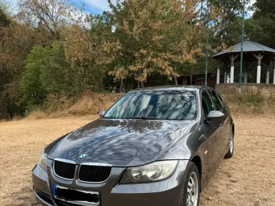 Gebraucht BMW 318 130 PS (95 kW) 2007 Grau Limousine