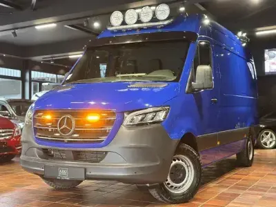 Gebraucht Mercedes Sprinter 190 PS (139 kW) 2021 Ultramarinblau mb 5318 Van