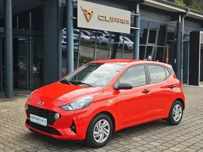 Gebraucht Hyundai i10 Pure 67 PS (49 kW) 2020 Rot Kleinwagen