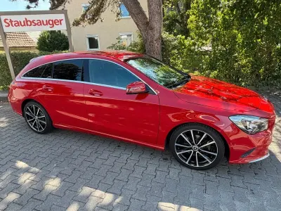 Gebraucht Mercedes CLA200 Shooting Brake 136 PS (100 kW) 2018 Rot Kombi