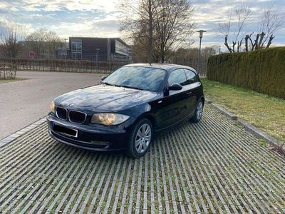 Gebraucht BMW 116 122 PS (89 kW) 2008 Schwarz Kleinwagen