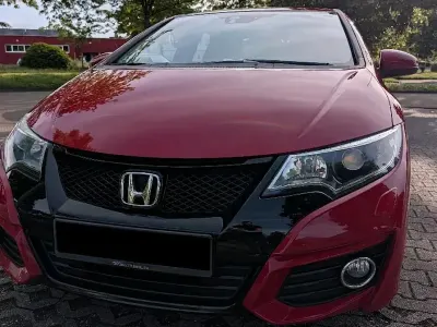 Gebraucht Honda Civic Elegance 141 PS (103 kW) 2016 Rot Limousine