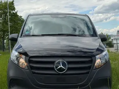 Używany Mercedes Vito 136 KM (100 kW) 2025 Czarny Van