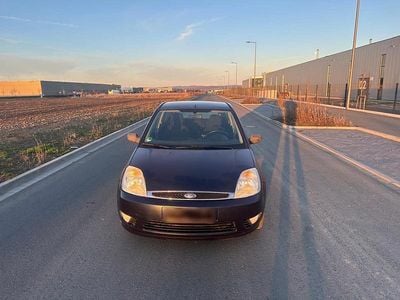 Gebraucht Ford Fiesta 80 PS (58 kW) 2005 Blau Kleinwagen