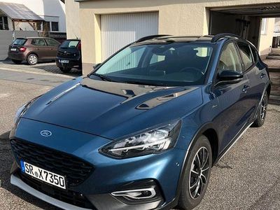Blau Gebraucht 2022 Ford Focus Active Limousine | 15.490 € (Fairer Preis)