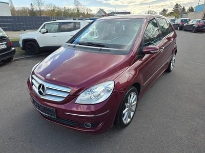 Gebraucht Mercedes B200 136 PS (100 kW) 2006 Rot Van / Kleinbus