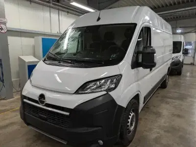 Usata Opel Movano 140 CV (102 kW) 2024 Bianco Monovolume