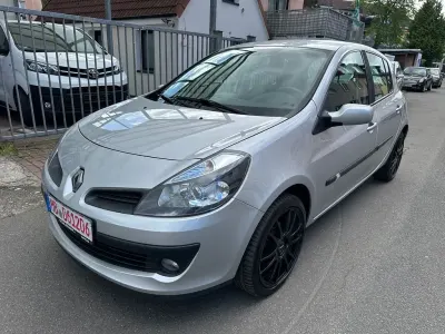 Gebraucht Renault Clio III Dynamique 111 PS (81 kW) 2007 Silber Limousine