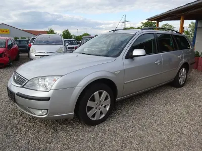 Usado Ford Mondeo Futura 125 CV (91 kW) 2006 Plateado Berlina