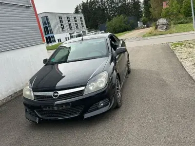 Gebraucht Opel Astra Cosmo 105 PS (77 kW) 2006 Schwarz Cabrio