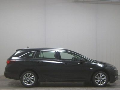 Usado Opel Astra Elegance 110 HP (80 kW) 2021 Preto Carrinha