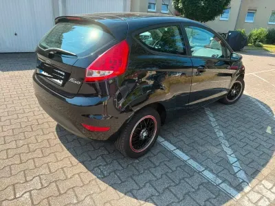 Gebraucht Ford Fiesta Trend 82 PS (60 kW) 2010 Schwarz Limousine