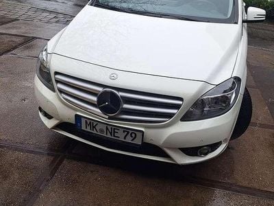 Usata Mercedes B200 156 CV (114 kW) 2012 Bianco Monovolume
