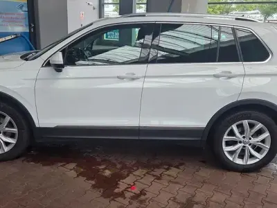 Gebraucht VW Tiguan Highline 150 PS (110 kW) 2019 Weiß SUV
