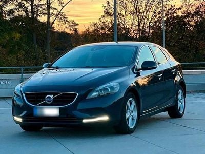 Gebraucht Volvo V40 116 PS (85 kW) 2013 Blau Limousine