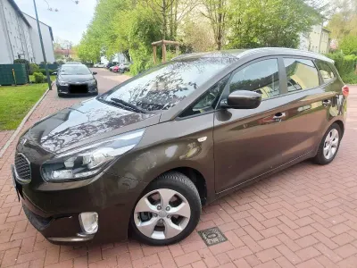 Używany Kia Carens Vision 126 KM (92 kW) 2013 Brązowy Minivan
