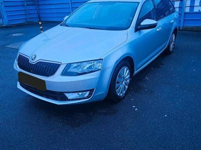 Silber Gebraucht 2015 Skoda Octavia Kombi | 4.500 €