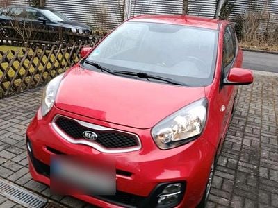 Usado Kia Picanto DREAM-TEAM Edition 86 HP (63 kW) 2015 Vermelho Citadino