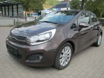 Gebraucht Kia Rio Spirit 90 PS (66 kW) 2013 Braun Limousine