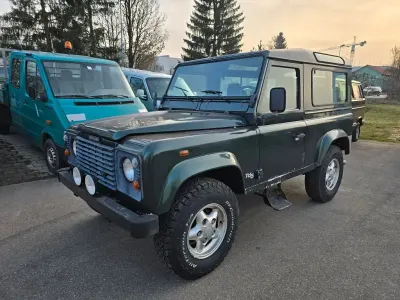 Usata Land Rover Defender S 122 CV (89 kW) 2001 Verde Station wagon