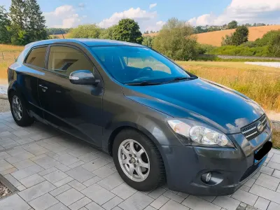 Gebraucht Kia ProCeed 125 PS (91 kW) 2010 Grau Kleinwagen