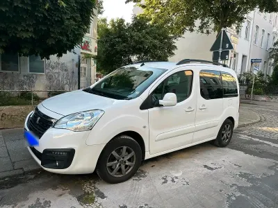 Gebraucht Peugeot TePee 90 PS (66 kW) 2018 Weiß Van / Kleinbus