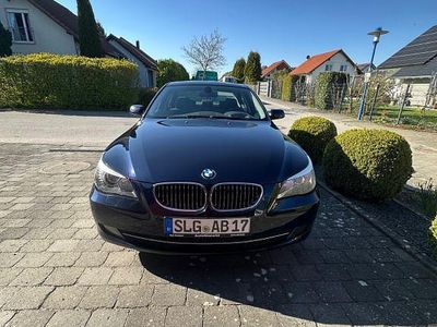 Second-hand BMW 523 190 CP (139 kW) 2007 Albastru Berlinǎ