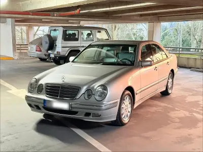 Gebraucht Mercedes E200 Elegance 116 PS (85 kW) 2000 Silber Limousine