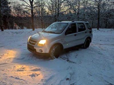 Grau Gebraucht 2005 Suzuki Ignis Limousine | 2.700 € (Fairer Preis)