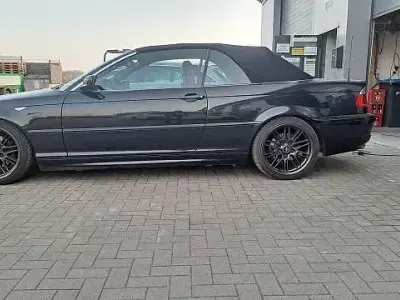Gebraucht BMW 320 Sport Line 170 PS (125 kW) 2025 Schwarz Cabrio