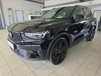 Używany Volvo XC40 Plus 163 KM (119 kW) 2025 Czarny SUV