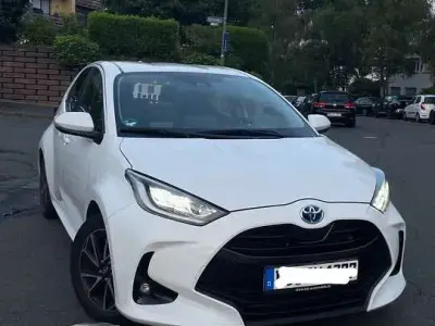 Gebraucht Toyota Yaris Hybrid Team 116 PS (85 kW) 2022 Limousine