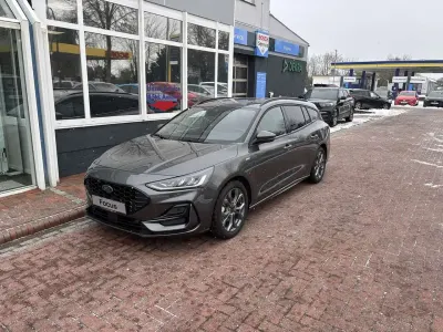Neu Ford Focus ST-Line 155 PS (114 kW) 2025 Obsidianschwarz metallic Kombi