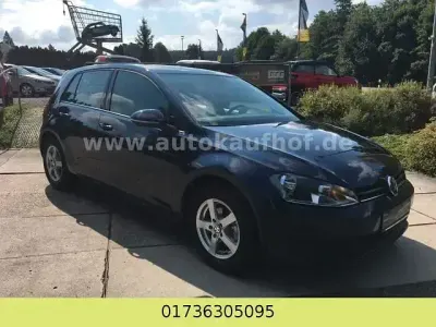 Second-hand VW Golf VII Trendline 110 CP (80 kW) 2017 Albastru Berlinǎ