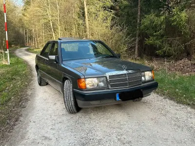 Usata Mercedes 190 83 CV (61 kW) 1989 Andere farben Berlina