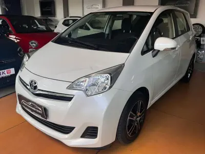 Gebraucht Toyota Verso Life 99 PS (72 kW) 2012 Weiß Van / Kleinbus