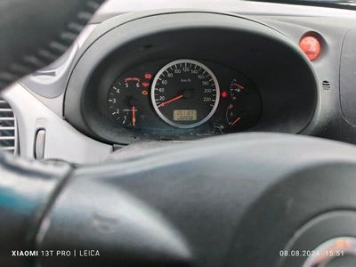 Nissan Almera Tino