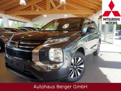 Nowe Mitsubishi Outlander P-HEV Diamant Edition 136 KM (100 kW) 2026 Szary SUV