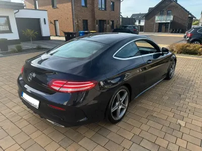 Gebraucht Mercedes C220 AMG line 170 PS (125 kW) 2018 Blau Coupé