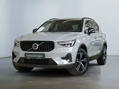 Używany Volvo XC40 Plus 197 KM (144 kW) 2024 Szary SUV