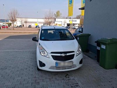 Gebraucht Chevrolet Spark 67 PS (49 kW) 2010 Weiß Kleinwagen