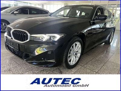 Schwarz Gebraucht 2022 BMW 318 Shadowline Kombi | 25.984 € (Fairer Preis)