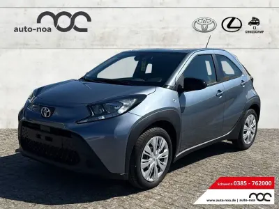 Neu Toyota Aygo X Business Edition 72 PS (52 kW) 2025 Celestite grey SUV