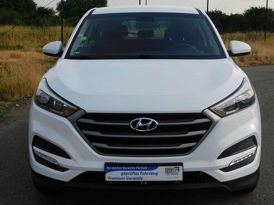 Gebraucht Hyundai Tucson 116 PS (85 kW) 2016 Polar white / sol SUV